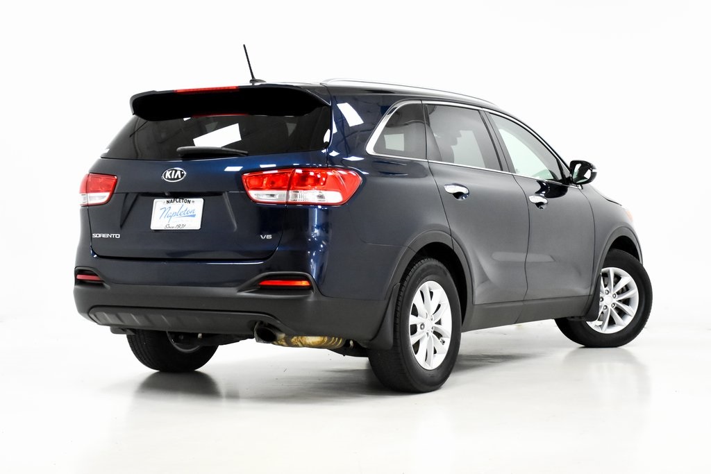 2018 Kia Sorento LX 29