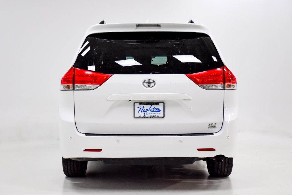 2012 Toyota Sienna XLE 34