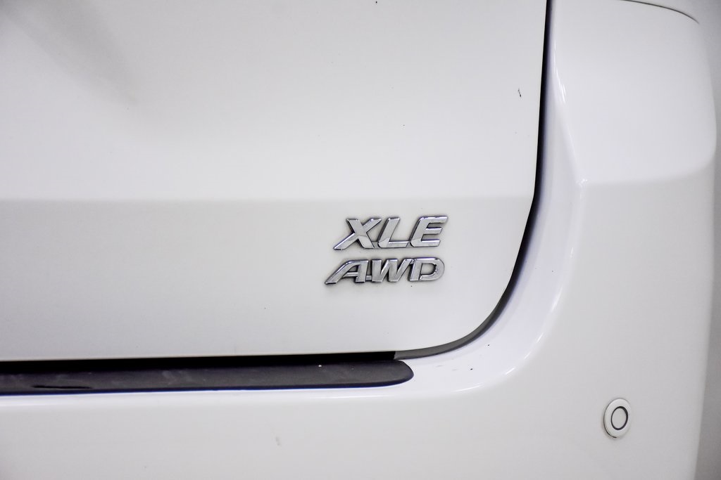 2012 Toyota Sienna XLE 35