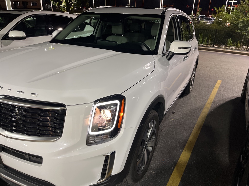 2022 Kia Telluride S 1