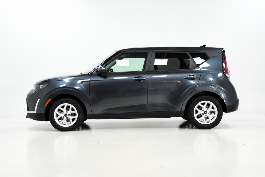 2023 Kia Soul LX 23