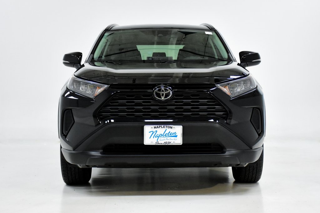 2020 Toyota RAV4 LE 4