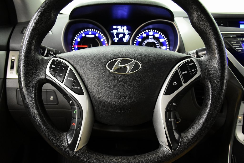 2012 Hyundai Elantra GLS 9