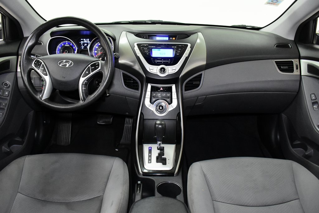 2012 Hyundai Elantra GLS 16