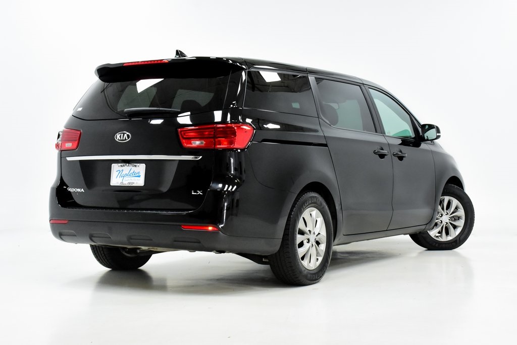 2020 Kia Sedona LX 27