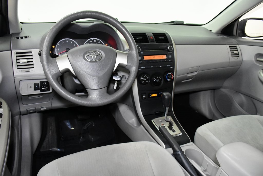 2010 Toyota Corolla LE 6