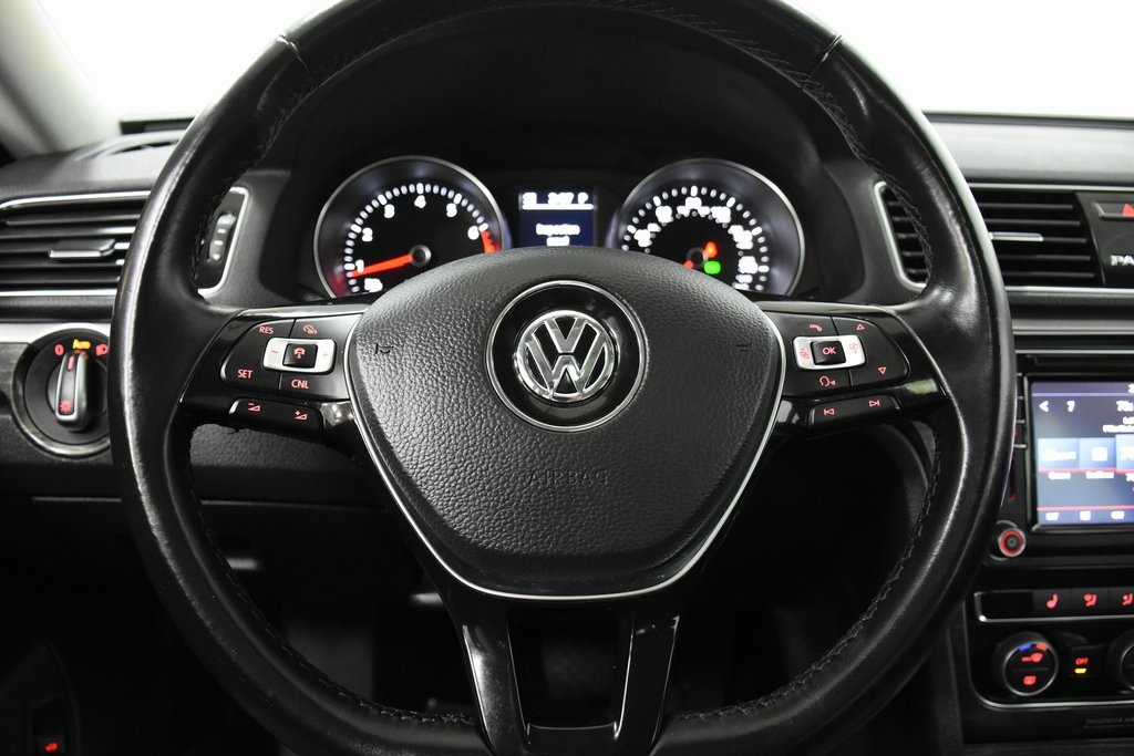 2018 Volkswagen Passat 2.0T SE 10