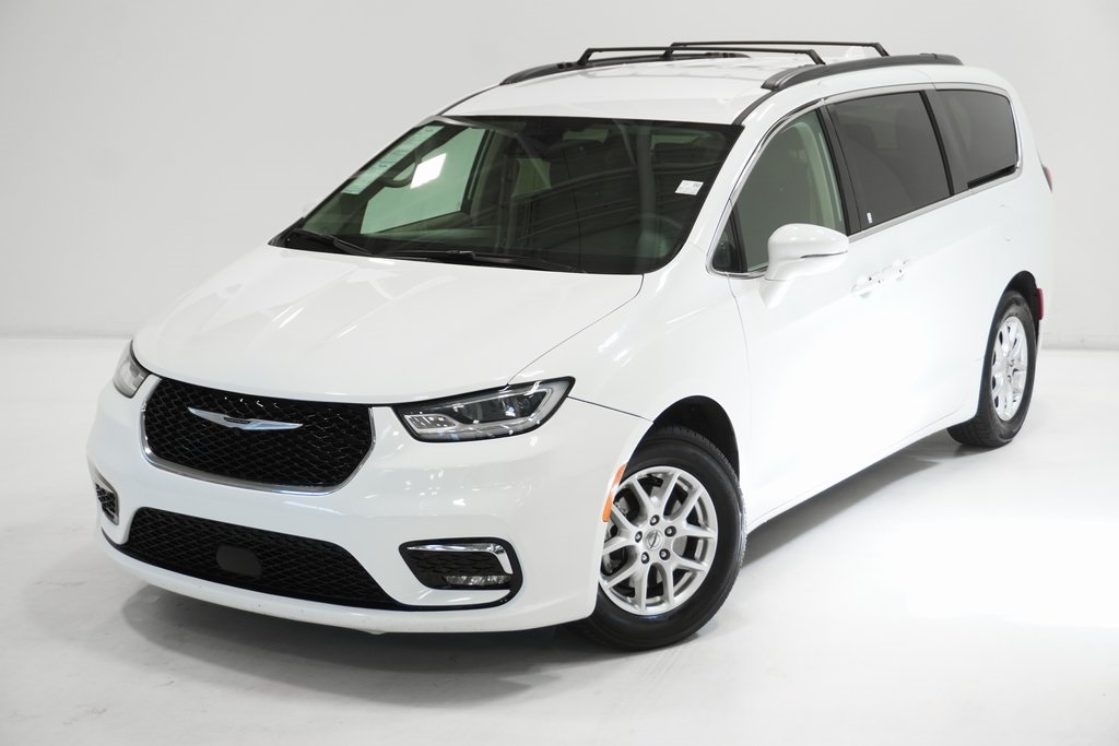 2022 Chrysler Pacifica Touring L 2