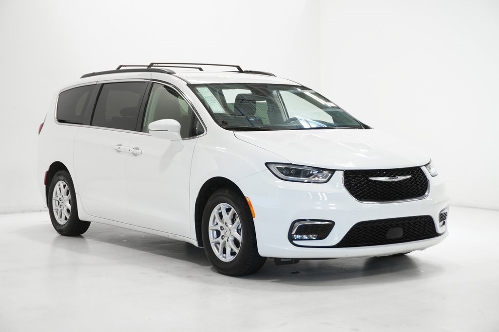 2022 Chrysler Pacifica Touring L 4