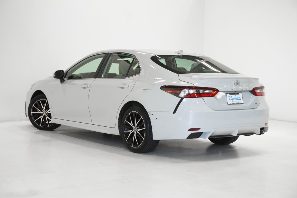 2022 Toyota Camry SE 21