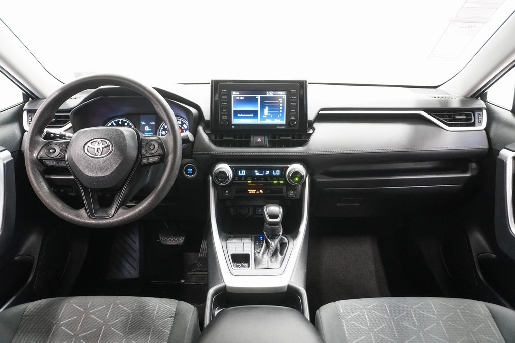 2021 Toyota RAV4 XLE 21