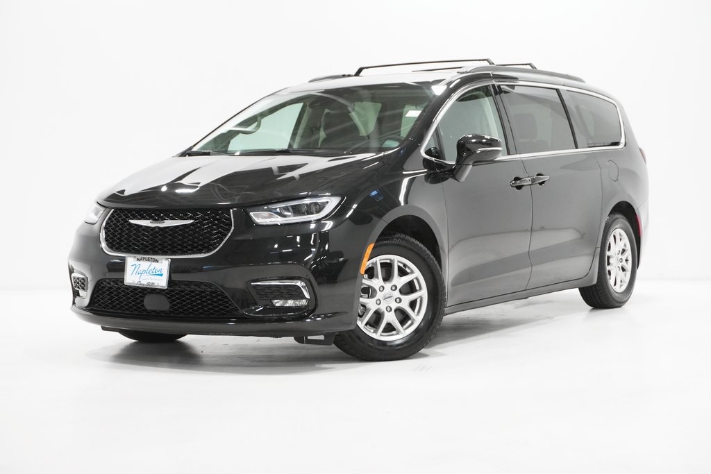 2022 Chrysler Pacifica Touring L 1