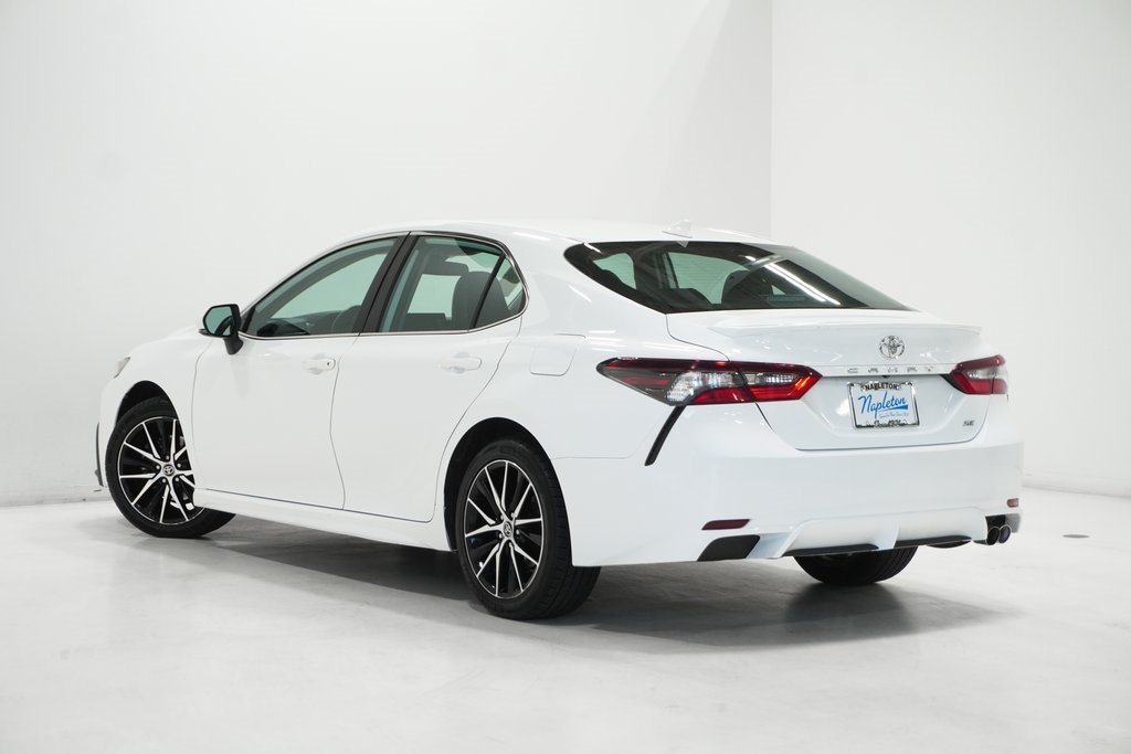 2022 Toyota Camry SE 23