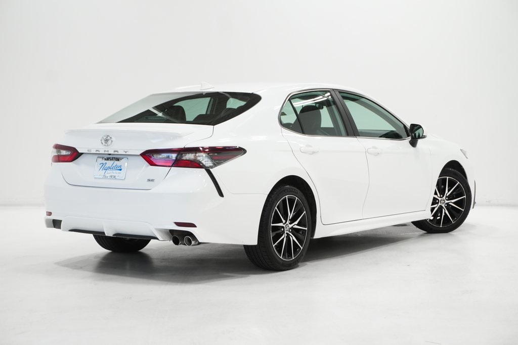 2022 Toyota Camry SE 28