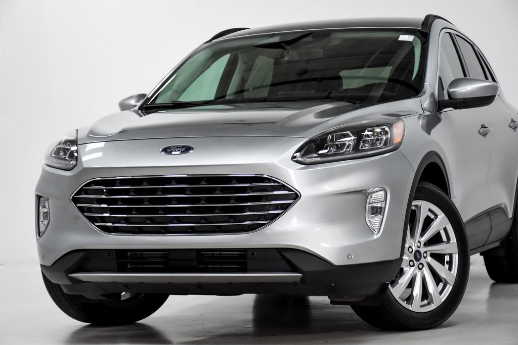 2022 Ford Escape Titanium 2