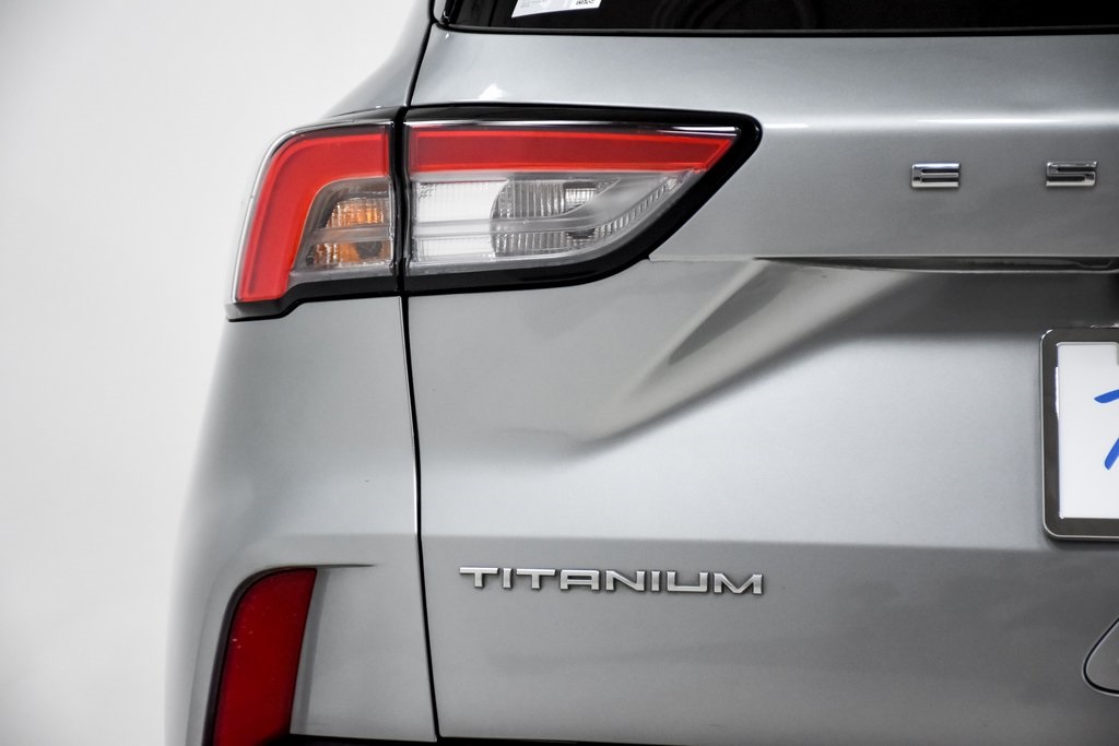 2022 Ford Escape Titanium 32