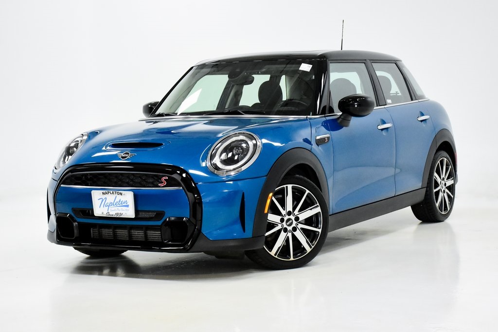 2022 MINI Cooper S Signature 1