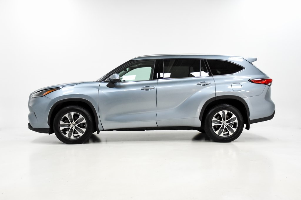 2021 Toyota Highlander XLE 26