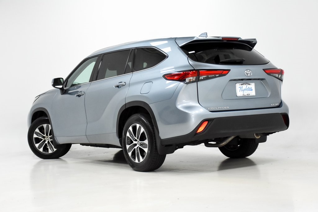 2021 Toyota Highlander XLE 28