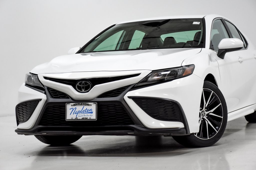 2021 Toyota Camry SE 2