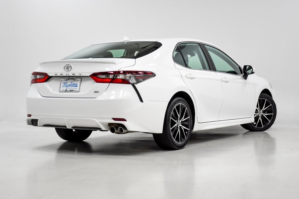 2021 Toyota Camry SE 28