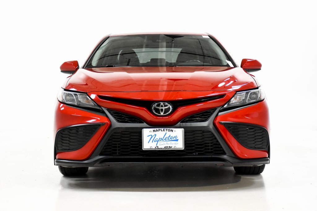 2021 Toyota Camry SE 3