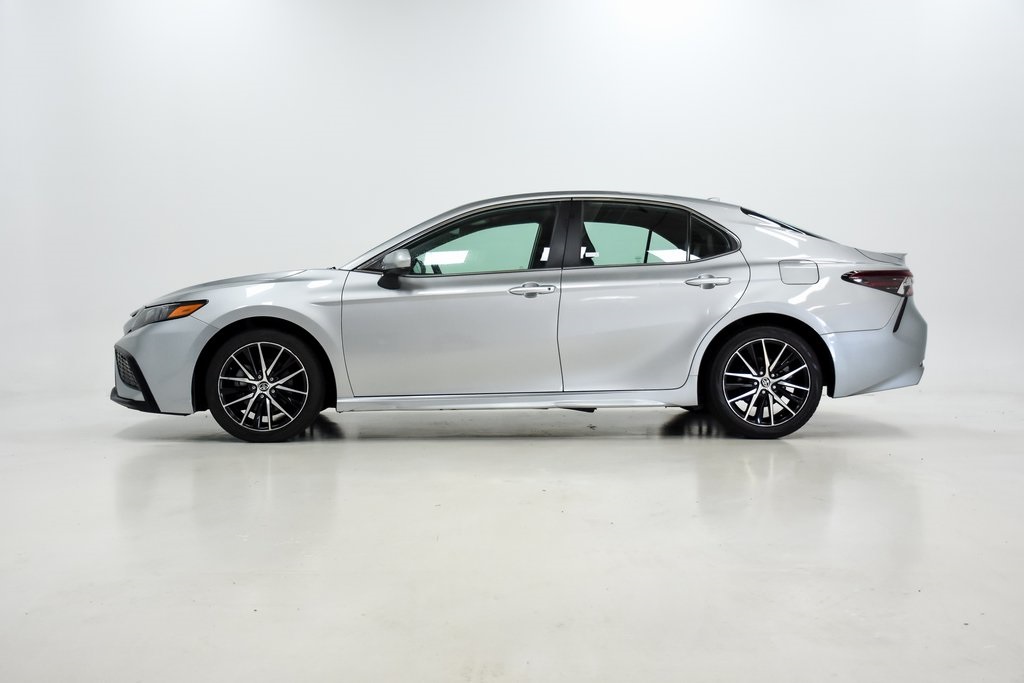 2021 Toyota Camry SE 23