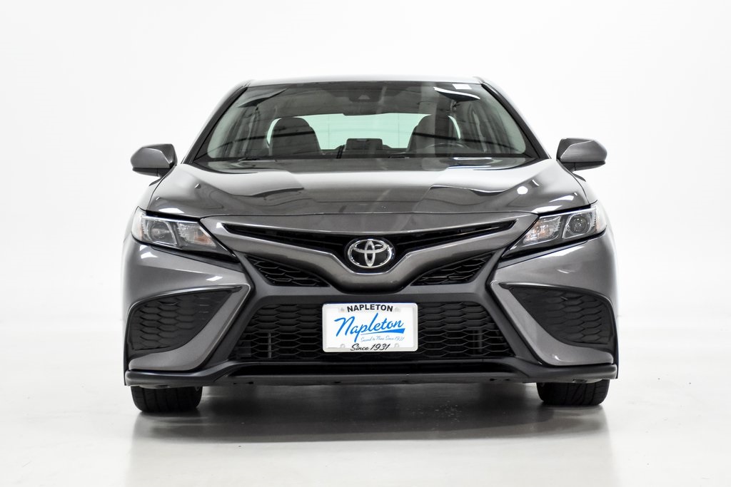 2021 Toyota Camry SE 3