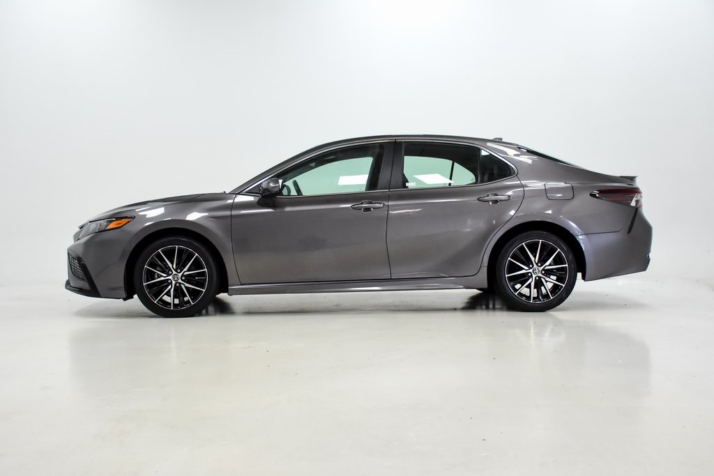 2021 Toyota Camry SE 23