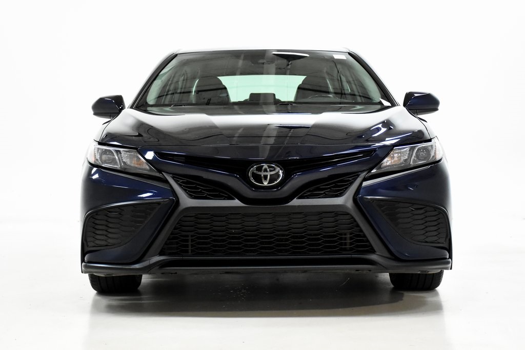 2021 Toyota Camry SE 3