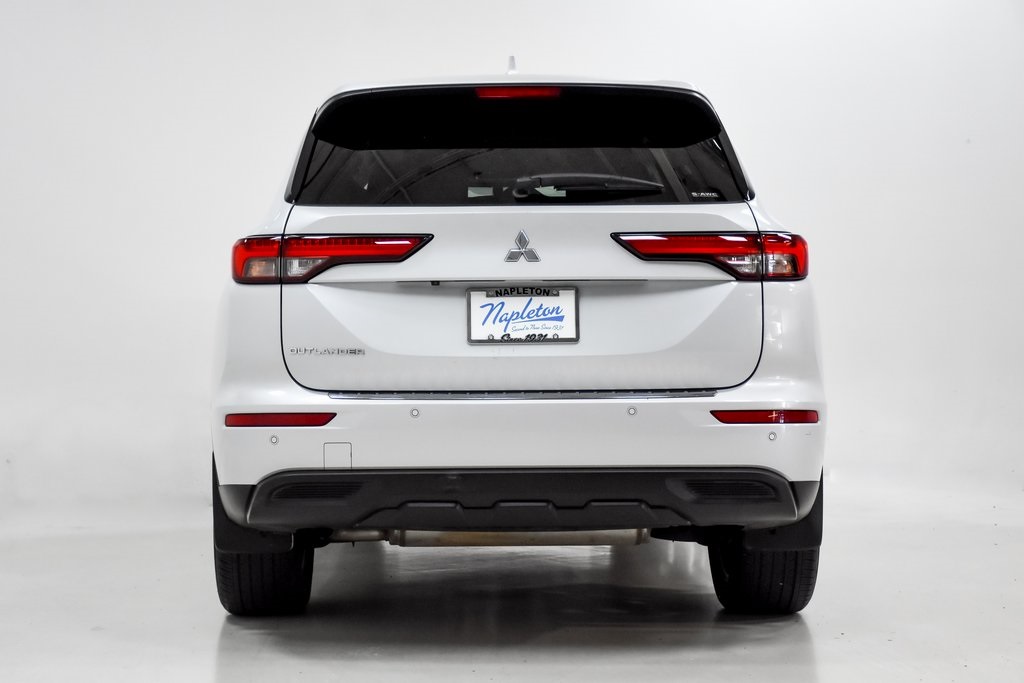 2022 Mitsubishi Outlander ES 28