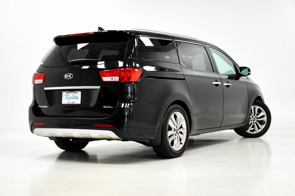 2015 Kia Sedona SXL 34