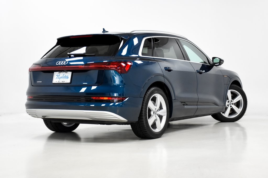 2019 Audi e-tron Premium Plus 32