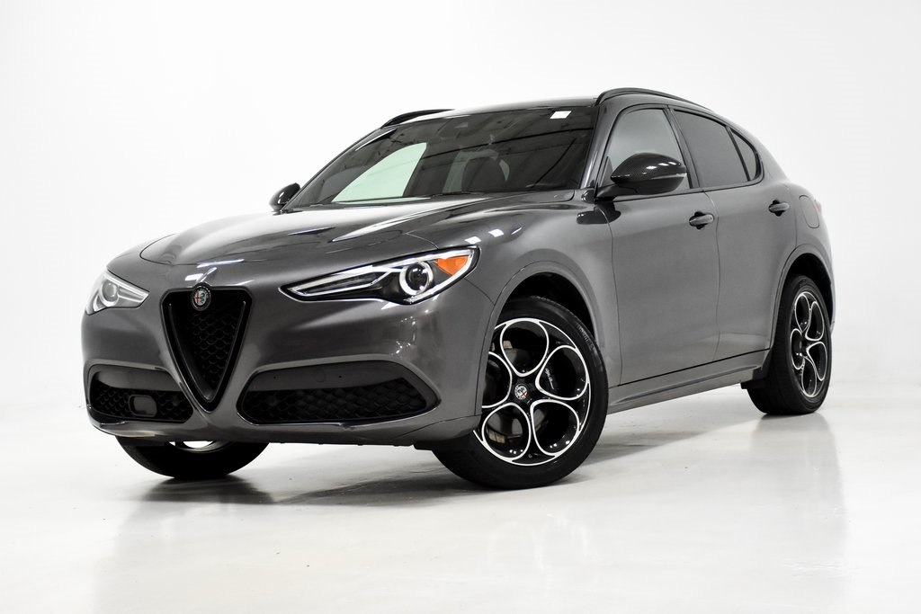 2021 Alfa Romeo Stelvio Ti Sport 1