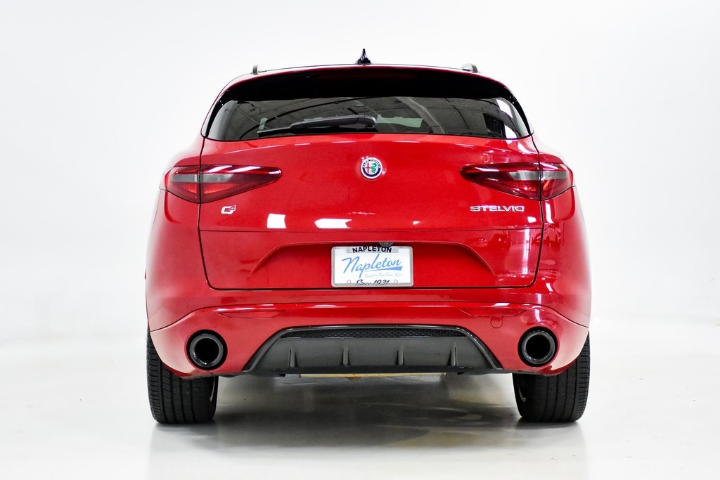 2022 Alfa Romeo Stelvio Veloce 32