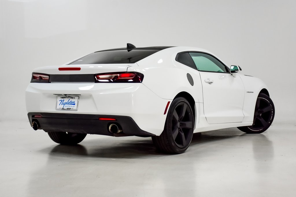 2017 Chevrolet Camaro 1LT 29