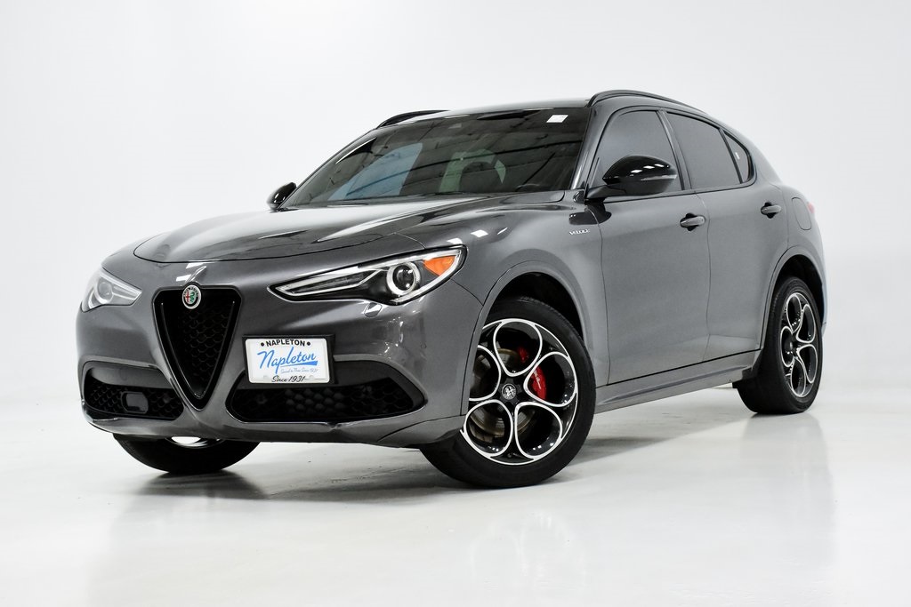 2022 Alfa Romeo Stelvio Veloce 1