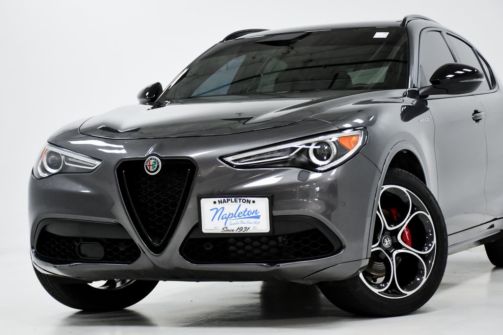 2022 Alfa Romeo Stelvio Veloce 2