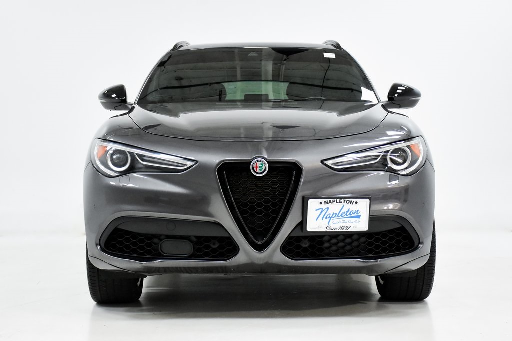 2022 Alfa Romeo Stelvio Veloce 4