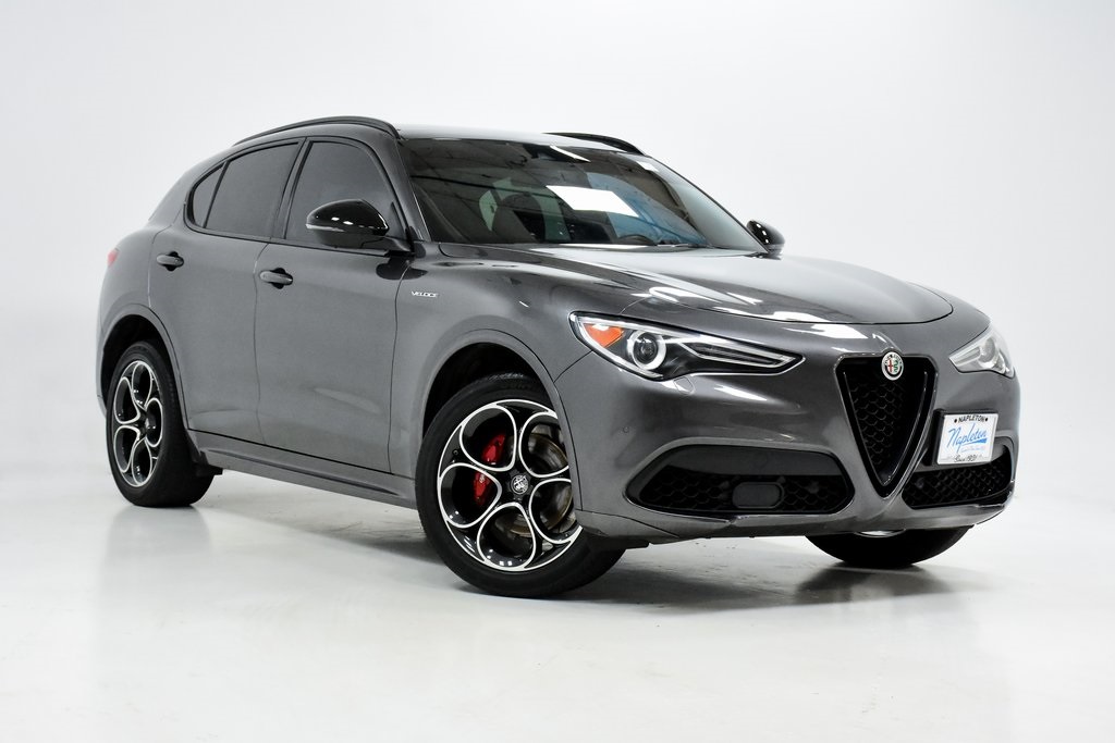 2022 Alfa Romeo Stelvio Veloce 5