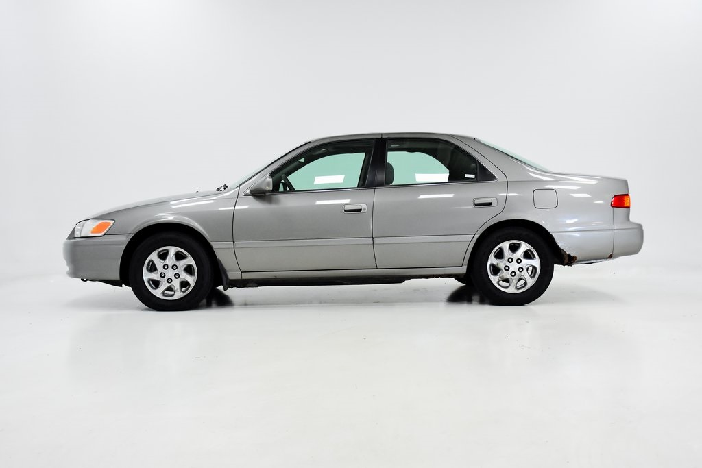 2001 Toyota Camry CE 18