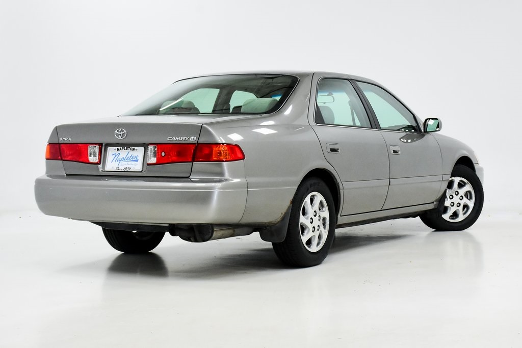 2001 Toyota Camry CE 22