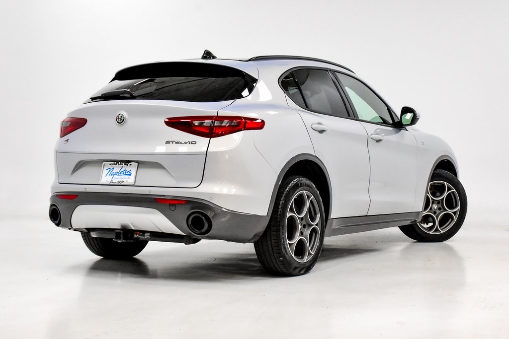 2022 Alfa Romeo Stelvio Ti 32