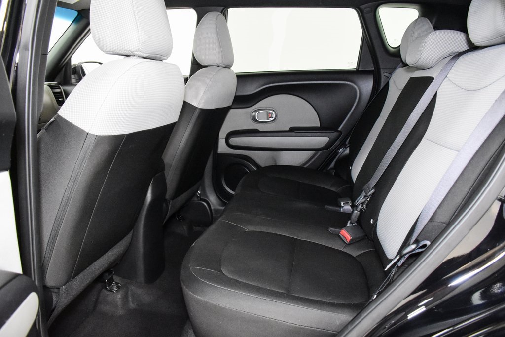 2016 Kia Soul Base 19