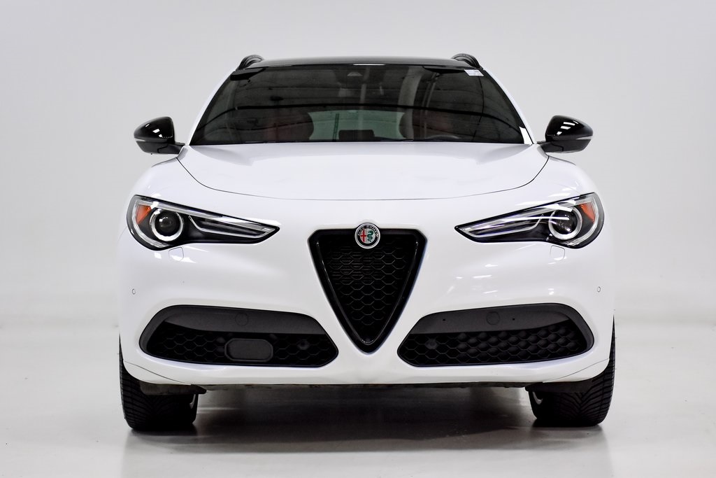 2022 Alfa Romeo Stelvio Veloce 4