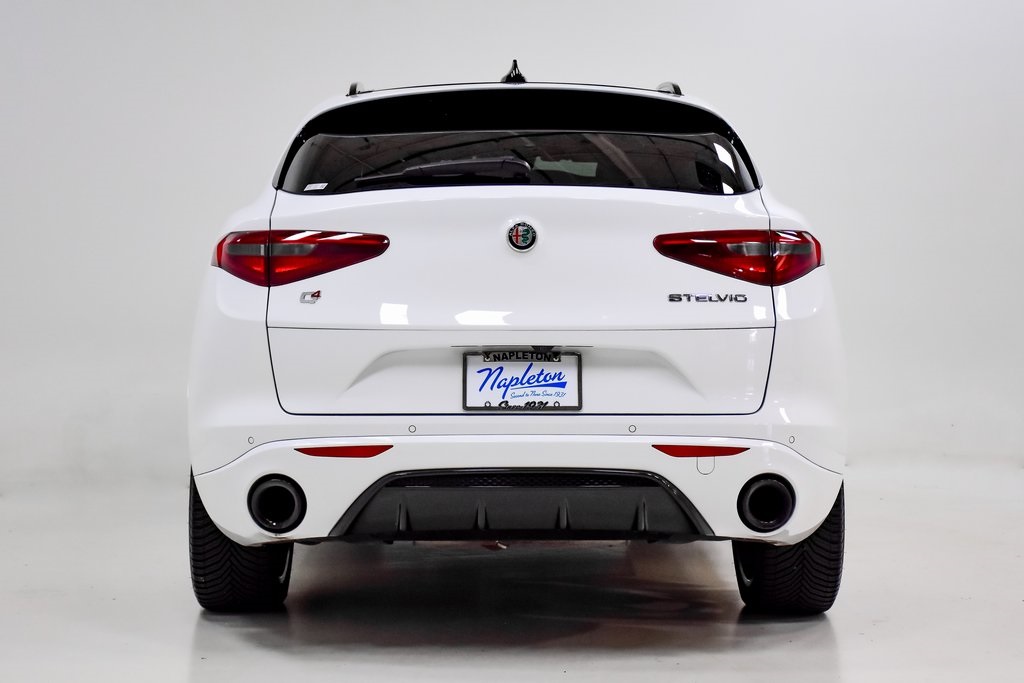 2022 Alfa Romeo Stelvio Veloce 30