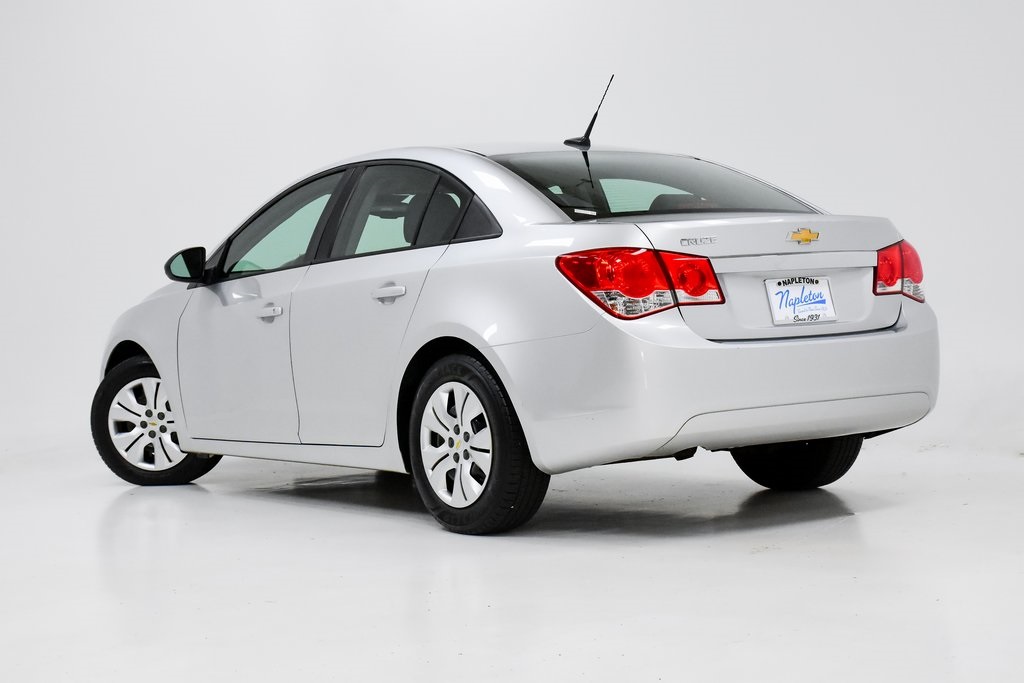 2014 Chevrolet Cruze LS 22