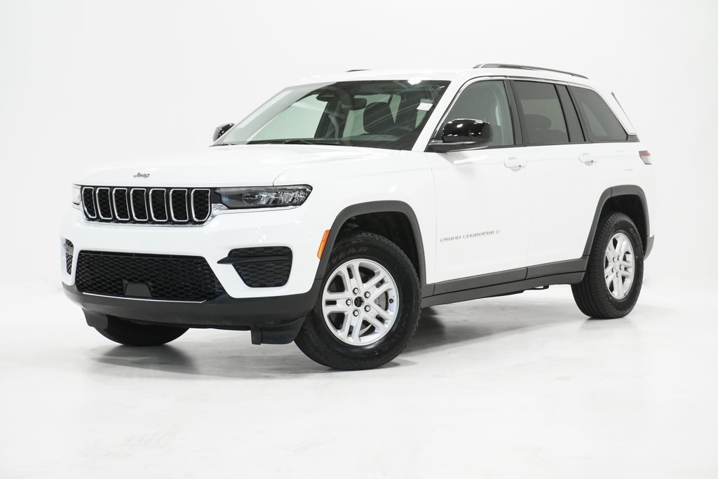 2023 Jeep Grand Cherokee Laredo 1