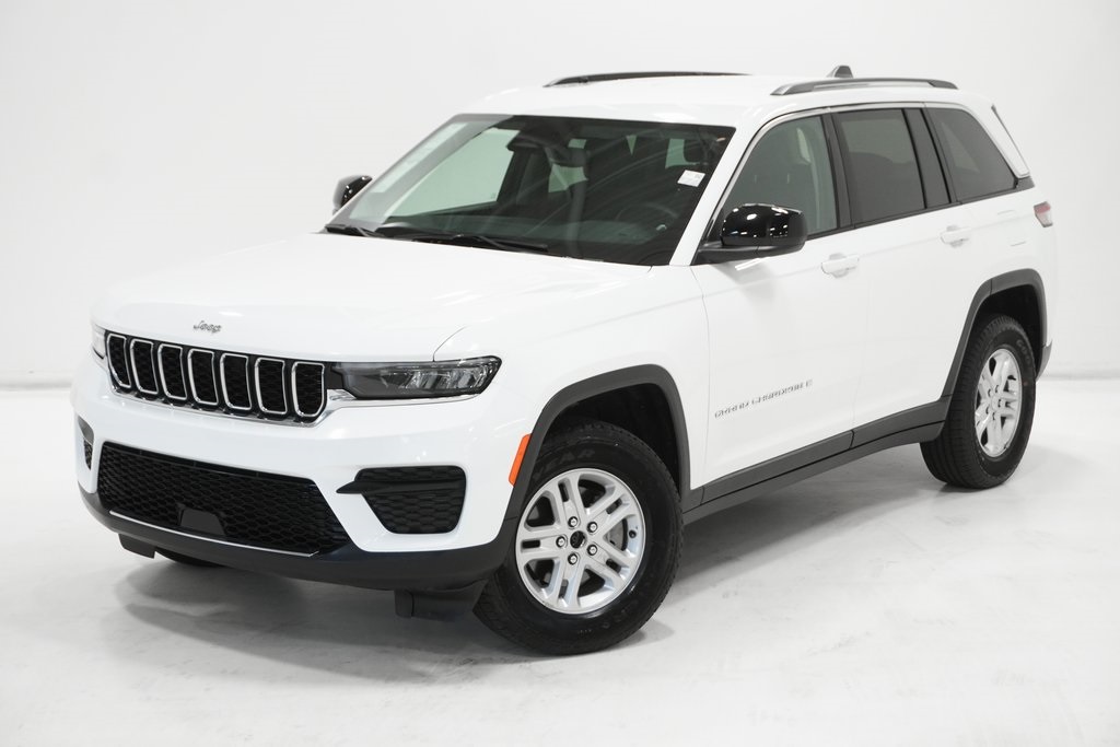 2023 Jeep Grand Cherokee Laredo 2