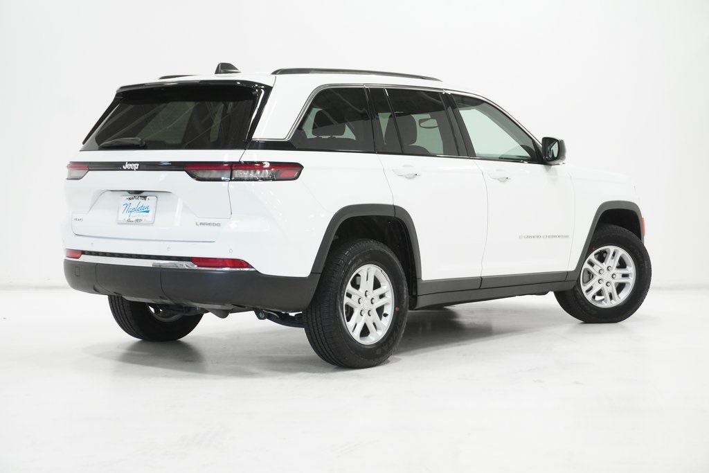 2023 Jeep Grand Cherokee Laredo 7